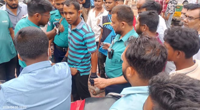 রাজশাহীতে ভুয়া পরিচয়ে তেল নিতে যাওয়া যুবকের জরিমানা