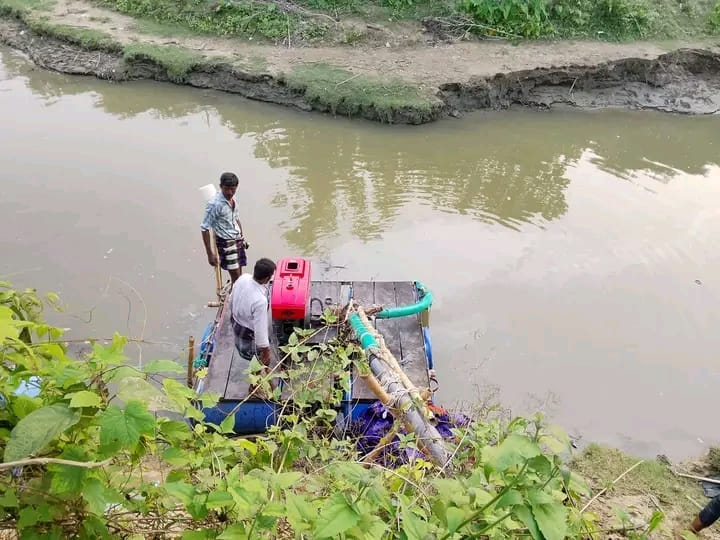 চট্টগ্রামের মীরসরাইয়ের হিঙ্গুলীতে অবৈধভাবে  মাটি ও বালু উত্তোলনে প্রশাসনের অভিযান