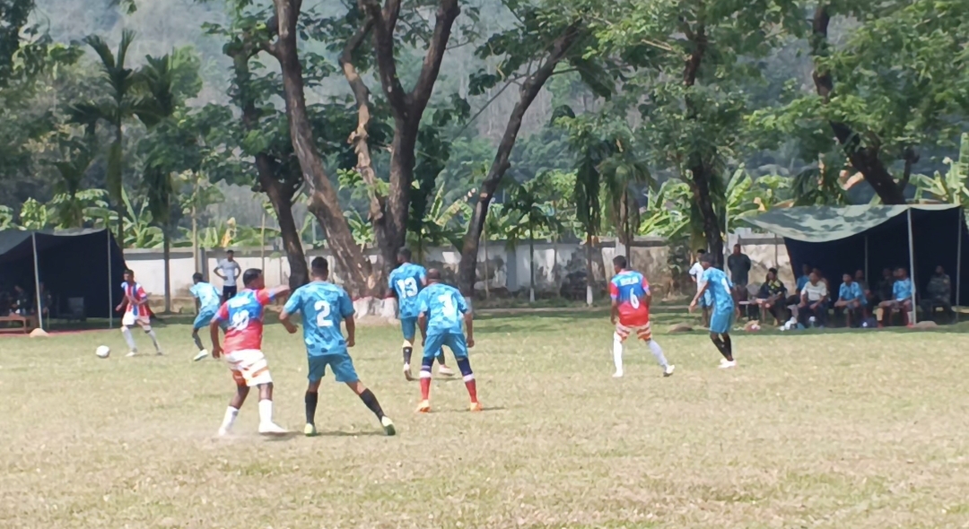 লামা ৩০-আনসার ব্যাটেলিয়ান হেডকোয়ার্টারে ফুটবল টুর্নামেন্টের আয়োজন করেন।