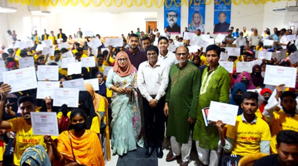 জঙ্গিবাদ ও মাদকমুক্ত জীবন গড়ার শপথ নিলো বাগমারার কৃতি শিক্ষার্থীরা