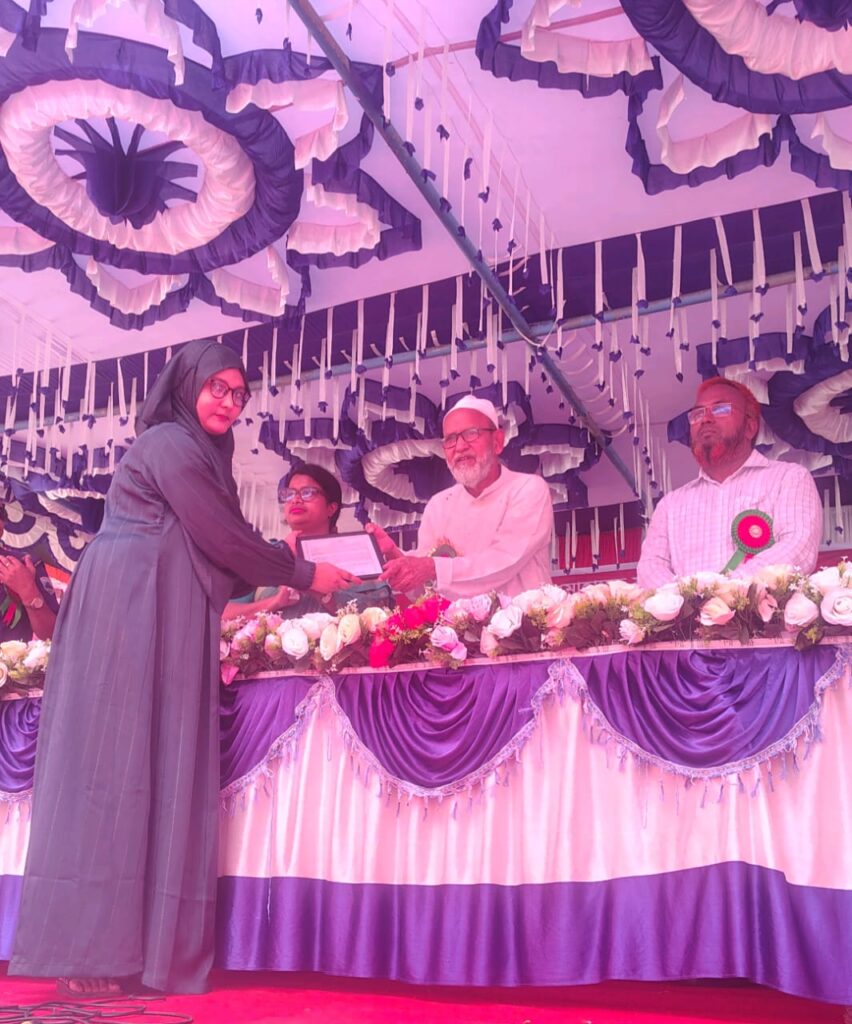 সাপাহার চৌধুরী চাঁদ মোহাম্মদ মহিলা কলেজ নবীন বরণ অনুষ্ঠানে ‘এমপি’ মোস্তাফিজুর রহমান