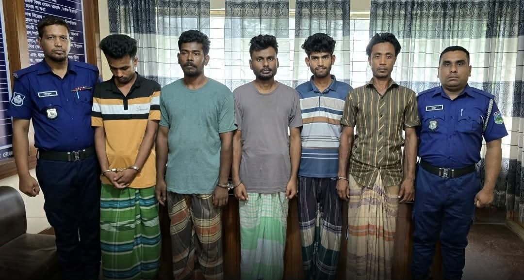 লালপুরে হ্যাকিং চক্রের ৫ সদস্য গ্রেফতার “