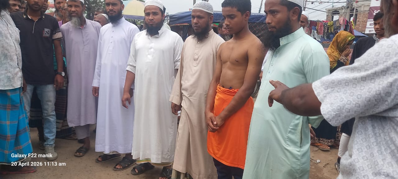 সাপাহারে মাদ্রাসা ছাত্রকে বেধড়ক পিটালেন শিক্ষক