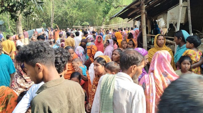 নওগাঁয় একই প‌রিবারের ৪ জনকে গলা কেটে হত্যা লুটের উদ্দেশ্যেই হামলার সন্দেহ