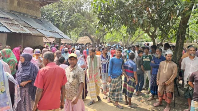নওগাঁয় চারজনকে গলাকেটে হত্যার ঘটনায় বেরিয়ে আসছে চাঞ্চল্যকর তথ্য