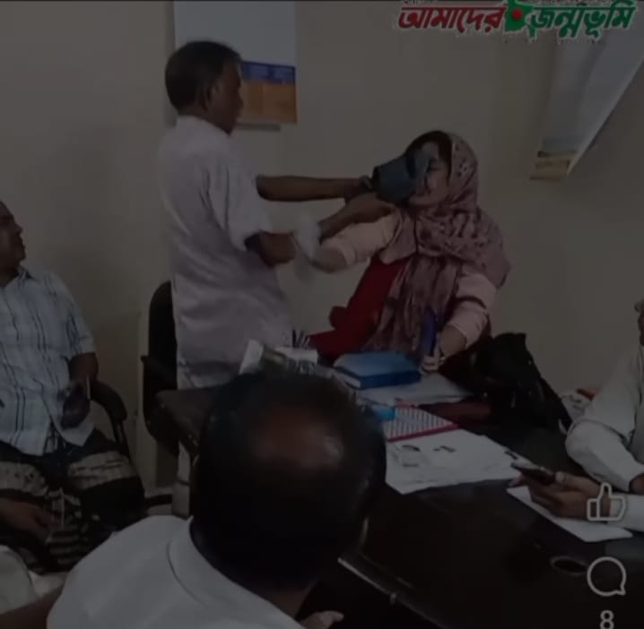 রাজশাহীতে কলেজ শিক্ষিকাকে মারধরের ভিডিও ভাইরাল, অভিযুক্ত বিএনপি নেতা