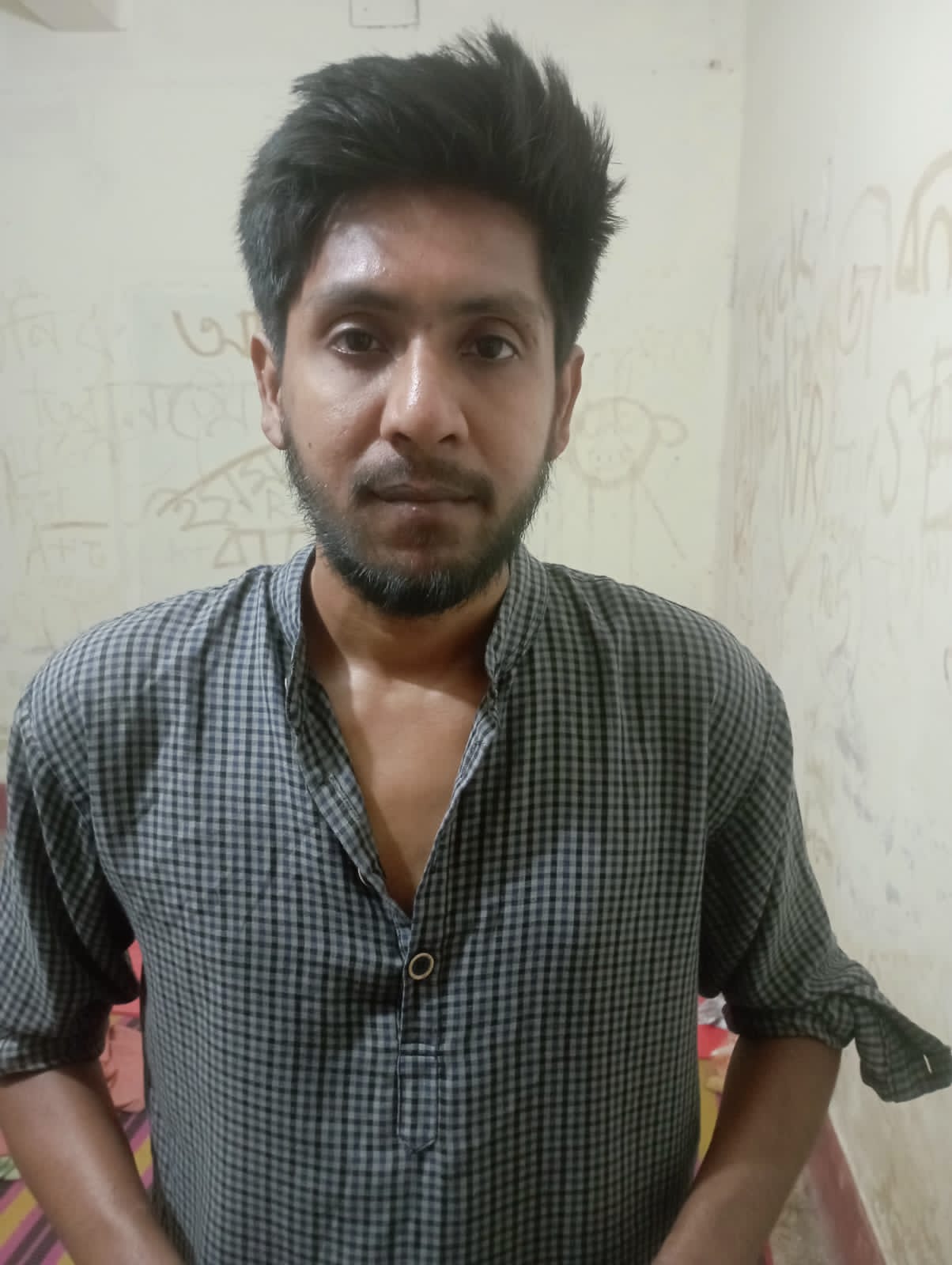 রাজশাহীতে পেশকারকে চাঁদা দাবির মামলায় ওয়ারেন্টভুক্ত আসামি গ্রেপ্তার