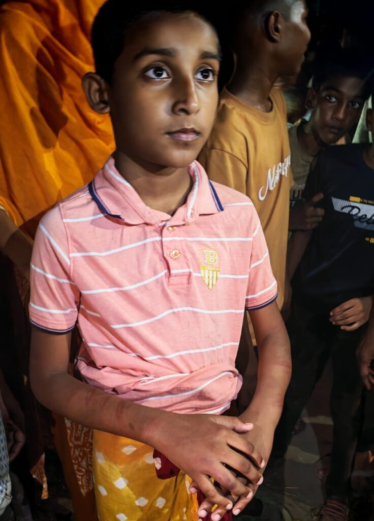 পড়তে না পাড়ায় ‎মাদ্রাসা ছাত্রকে মারধরের অভিযোগ, অবরোদ্ধ শিক্ষক