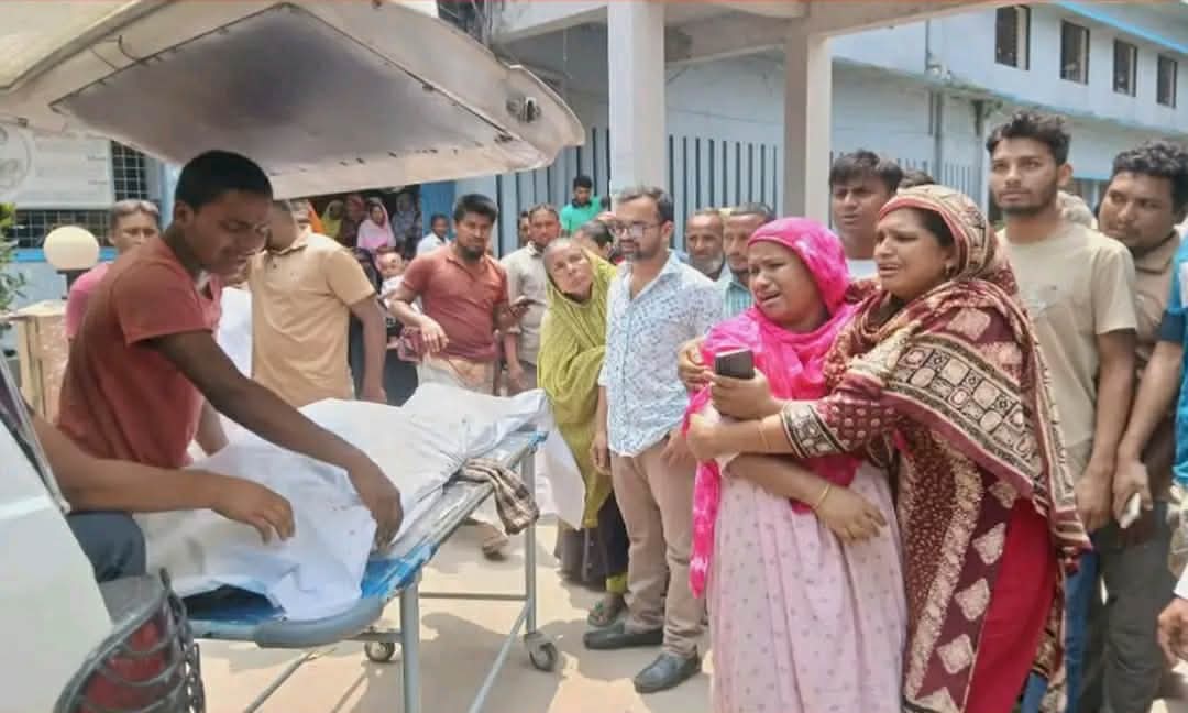 কিশোরগঞ্জে বালুবাহী ট্রলির চাকায় পিষ্ট হয়ে ভ্যানচালকের মর্মান্তিক মৃত্যু