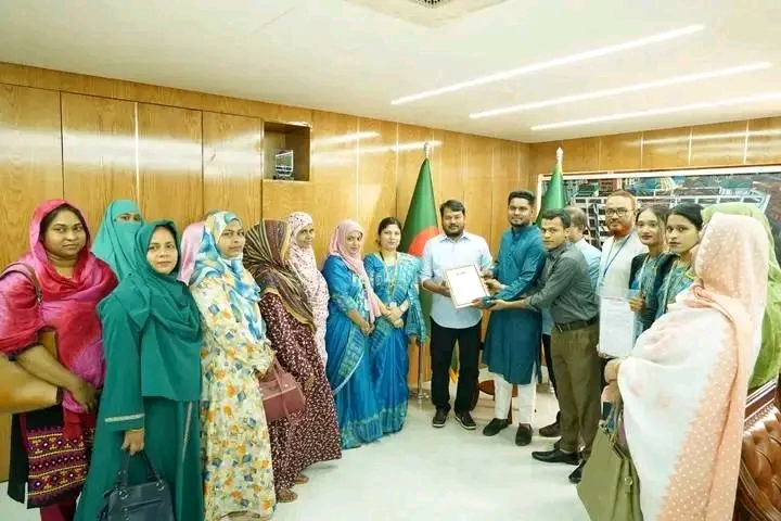 রাসিক প্রশাসকের সাথে বিভিন্ন কিন্ডারগার্টেন স্কুলের শিক্ষকবৃন্দের সৌজন্য সাক্ষাৎ