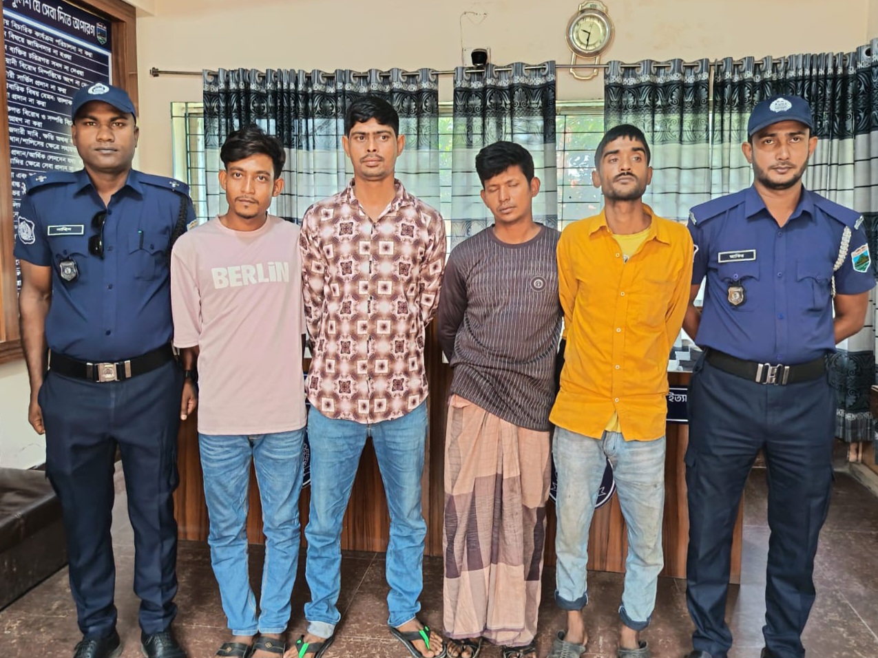 লালপুরে মাদকবিরোধী অভিযানে চারজন মাদক সেবীর কারাদণ্ড