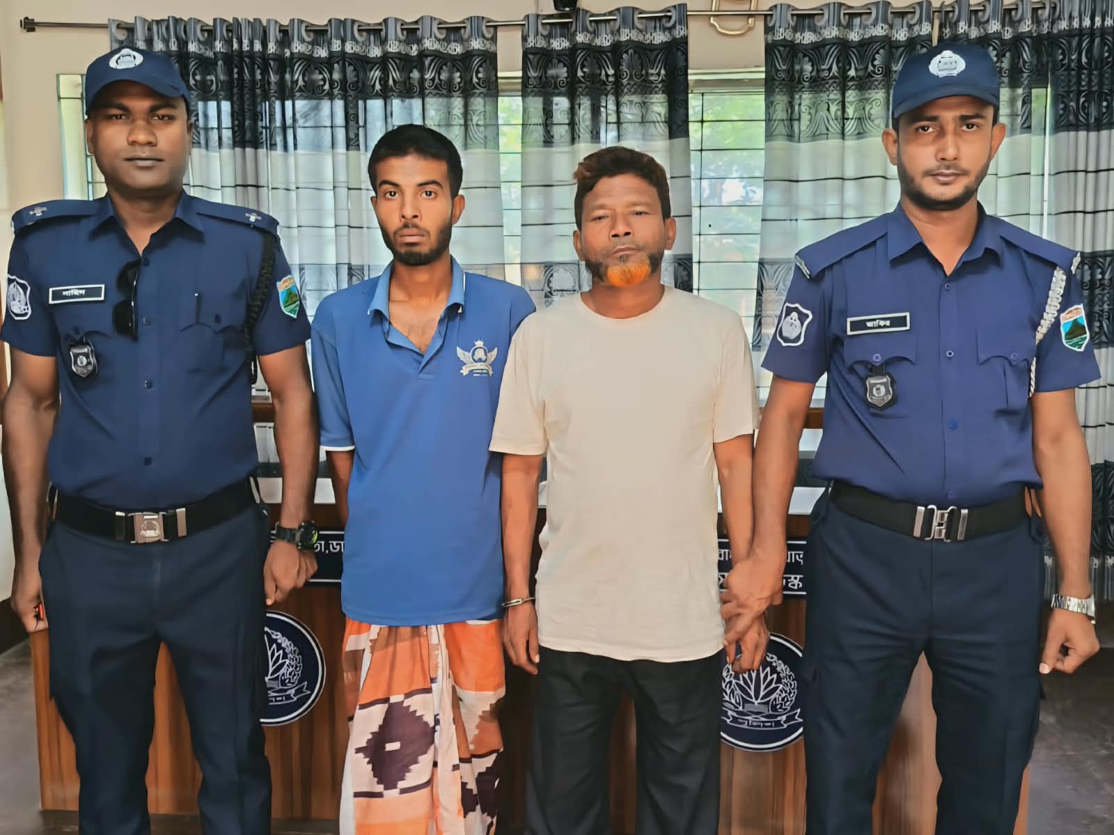 লালপুরে মাদকবিরোধী অভিযানে ২০পিস ইয়াবাসহ ২জন মাদক ব্যবসায়ী গ্রেপ্তার”