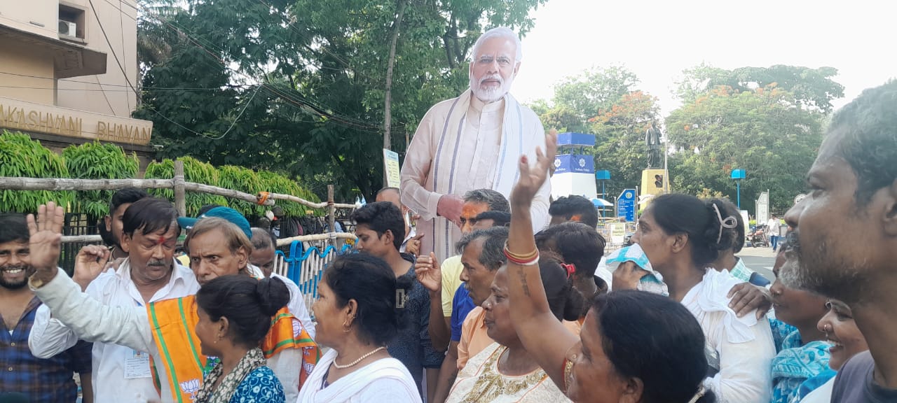 বিজেপি কর্মীরা জয় শ্রী রাম বলায়, তৃণমূল ও বিজেপির মধ্যে সংঘর্ষ– ঘটনাস্থলে কেন্দ্র বাহিনী।