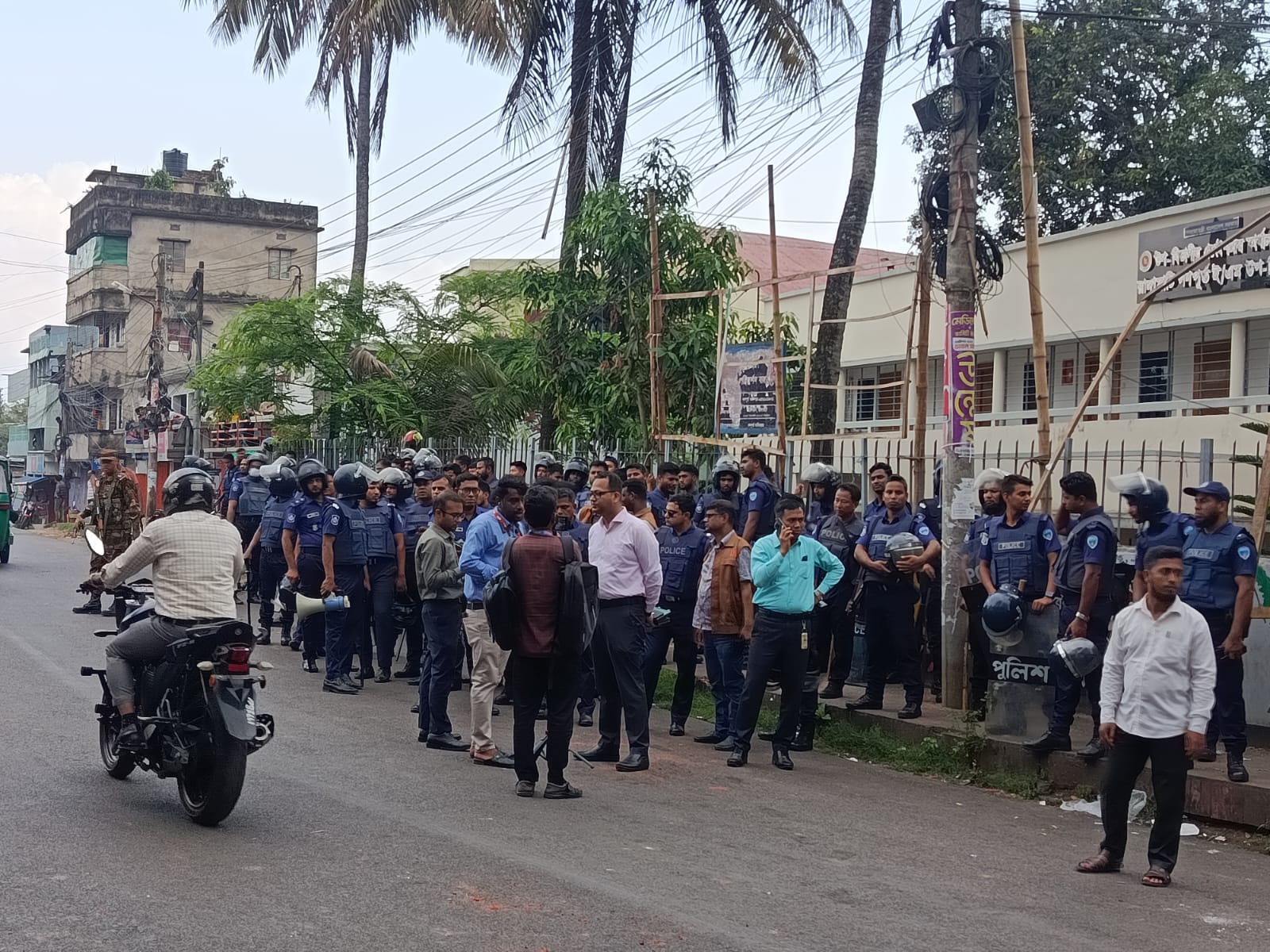 রাঙামাটিতে ছাত্রদলের কমিটি ঘিরে রণক্ষেত্র: ১৪৪ ধারা জারি