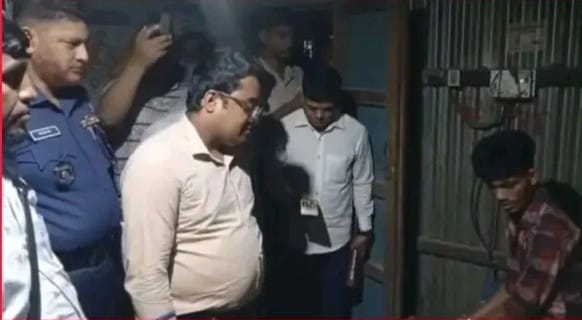 মীরসরাইয়ে মাদকের টাকা না পেয়ে গর্ভধারিণী মা’কে মারধর, মাদকাসক্ত ছেলে আটক