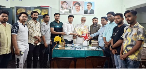 রাজশাহী জেলা পরিষদ প্রশাসককে ছাত্রদলের নবগঠিত কমিটির ফুলেল শুভেচ্ছা ও অভিনন্দন