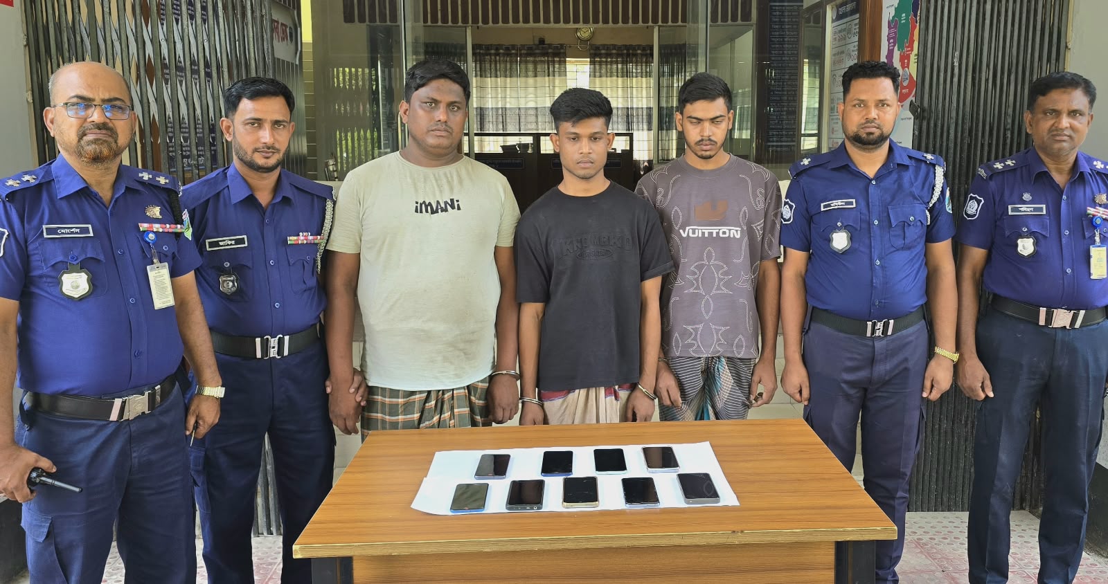 লালপুরে প্রবাসী ও সাধারণ গ্রাহকদের আইডি হ্যাকিং চক্রের ৩ সদস্য গ্রেফতার”