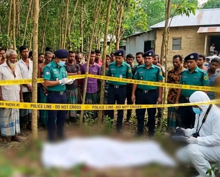 চট্টগ্রামের ফটিকছড়ির পাইন্দংয়ের পাহাড় থেকে মস্তক বিহীন এক মহিলার লাশ উদ্ধার করেছে পুলিশ