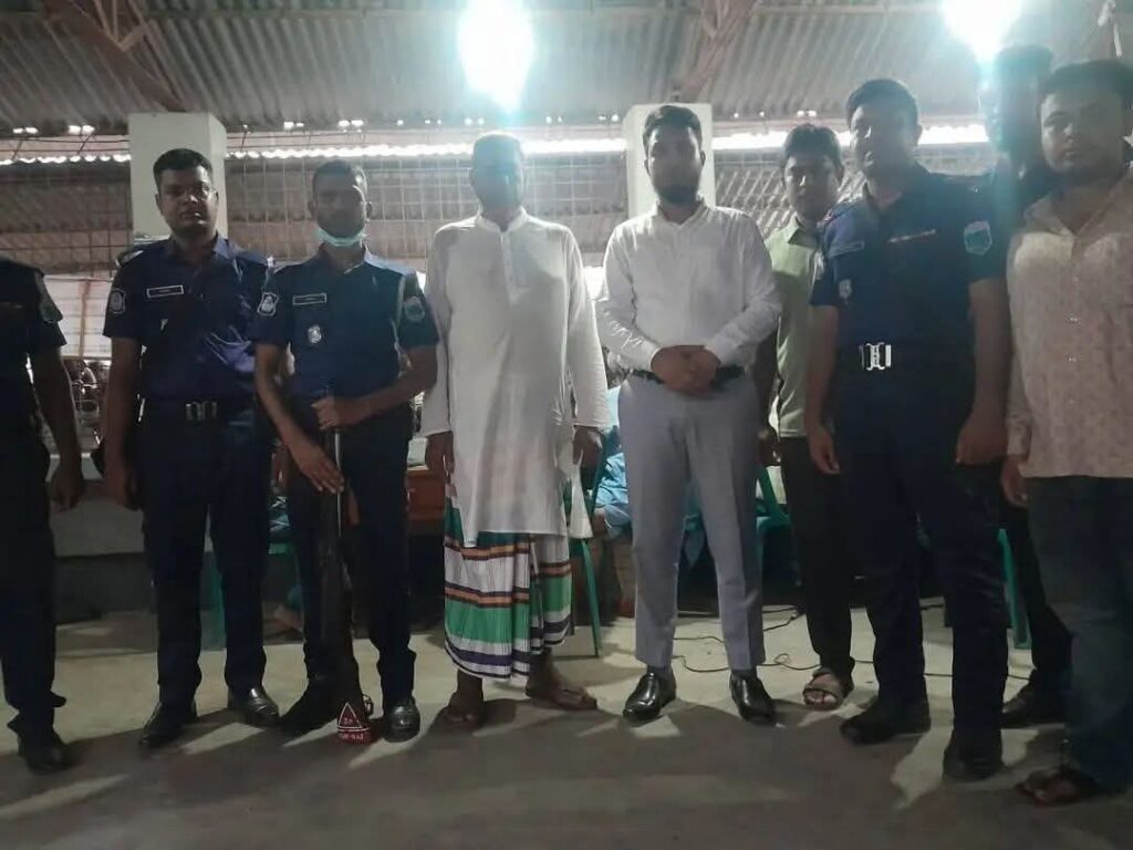 ​বটতলা হাটে পশুর অতিরিক্ত টোল আদায় ইজারাদারের প্রতিনিধিকে ৫০ হাজার টাকা জরিমানা