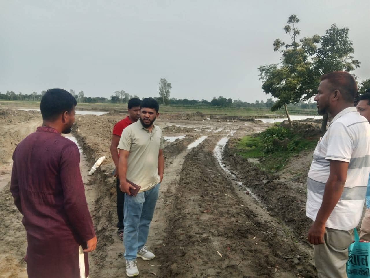 অবৈধভাবে ধানী জমির মাটি কাটায় ৫০ হাজার টাকা জরিমানা–
