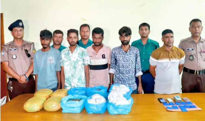 রাজশাহীতে ১৫ কেজি গাঁজা ও ২ হাজার ইয়াবাসহ গ্রেপ্তার ৫