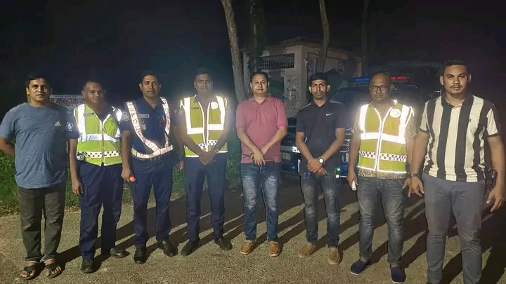 আইন-শৃঙ্খলা রক্ষায় প্রশংসনীয় ভূমিকা রাখছে নওগাঁ জেলার পোরশা থানা পুলিশ।