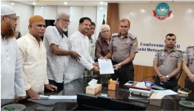 রাজশাহীতে সার্বিক নিরাপত্তায় আটদফা দাবীতে স্মারকলিপি প্রদান