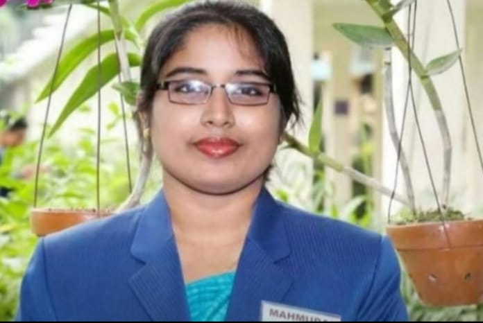 ভূমিমন্ত্রী মিনু যেখানে ব্যর্থ!