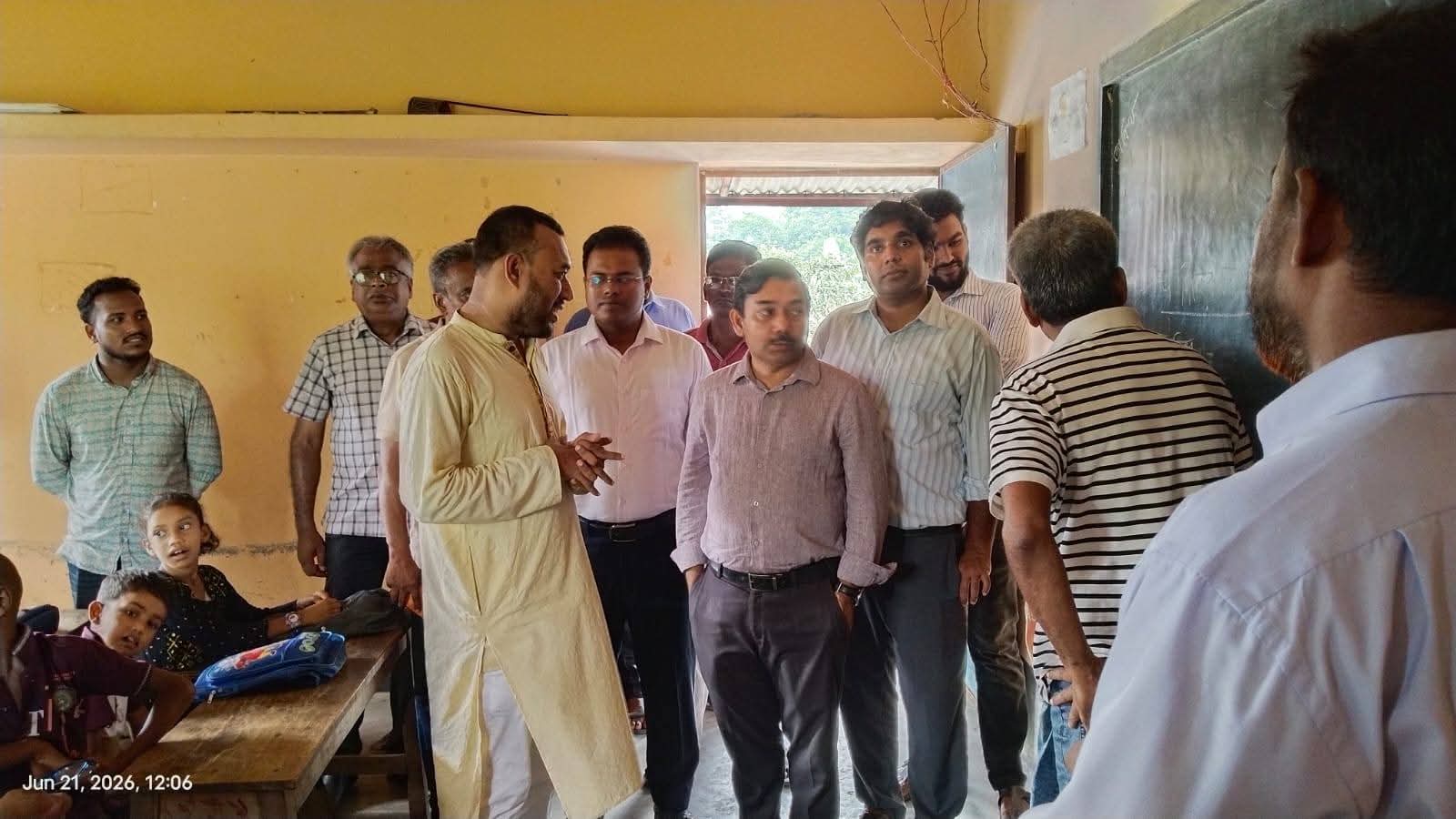 লালপুরে ‘শিশু স্বর্গ’ প্রকল্পের জমি পরিদর্শন: প্রতিবন্ধী বিদ্যালয় পরিদর্শন করল উচ্চপর্যায়ের প্রতিনিধি দল​”