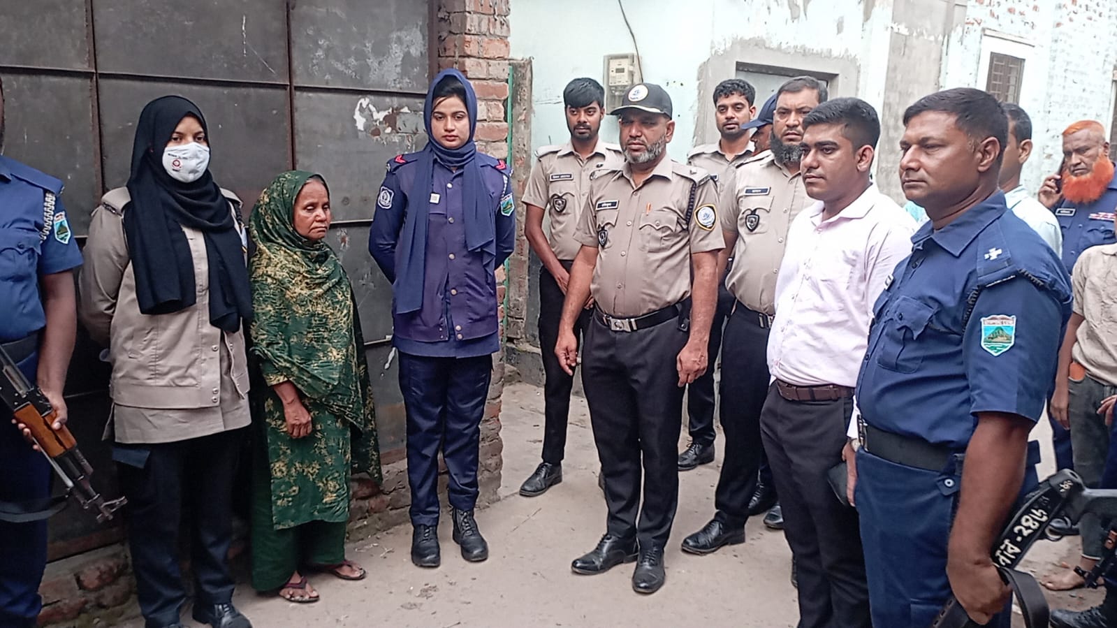 ট্রাস্কফোর্স অভিযানে একাধিক মামলার আসামি নারী মাদক কারবারি গ্রেফতার; ইয়াবা, হেরোইন ও গাঁজা উদ্ধার