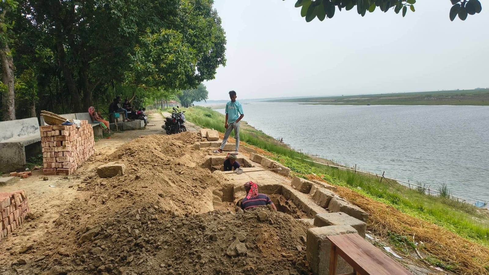 লালপুরে নতুন দিগন্ত: বিনোদনের পসরা সাজিয়ে প্রস্তুত হচ্ছে ‘গৌরীপুর পদ্মার পাড় পর্যটন কেন্দ্র”