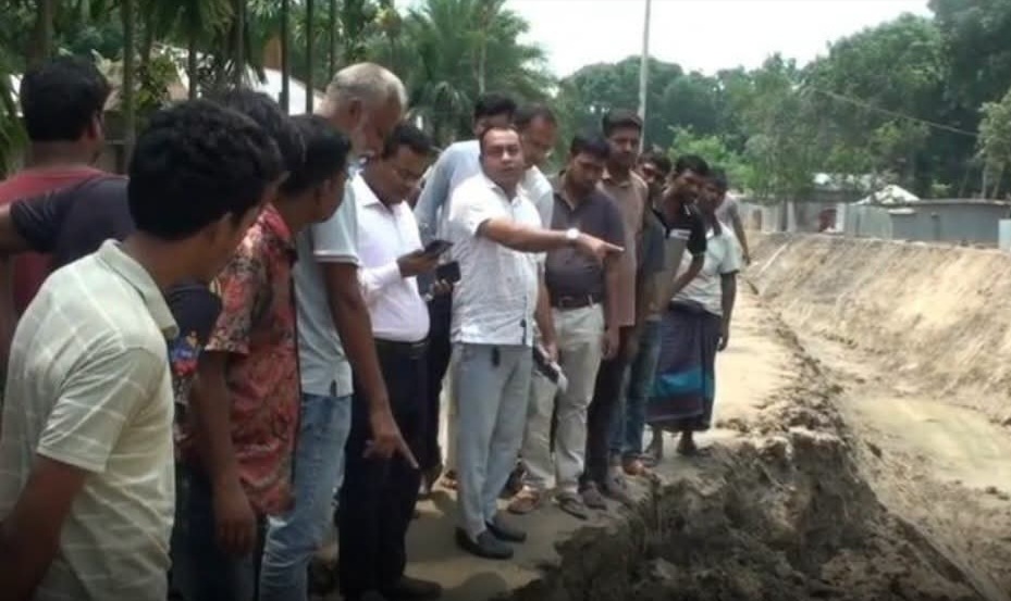 লালপুরে প্রধানমন্ত্রীর অগ্রাধিকার প্রকল্পে খাল পুনঃখনন কাজ পরিদর্শন​”