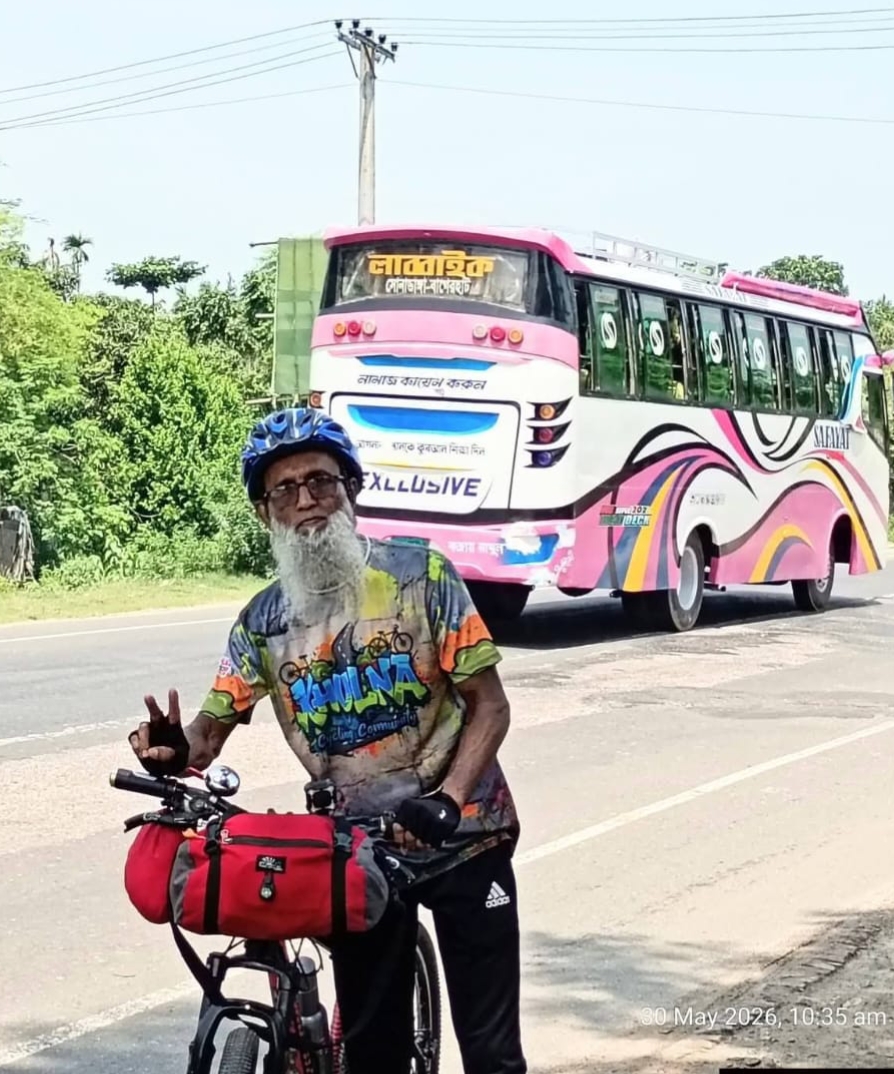 ৬৪ বছর বয়সে সাইকেলে দিঘলিয়া থেকে কুয়াকাটা: অনন্য দৃষ্টান্ত স্থাপন করলেন সৈয়দ শাহাজাহান