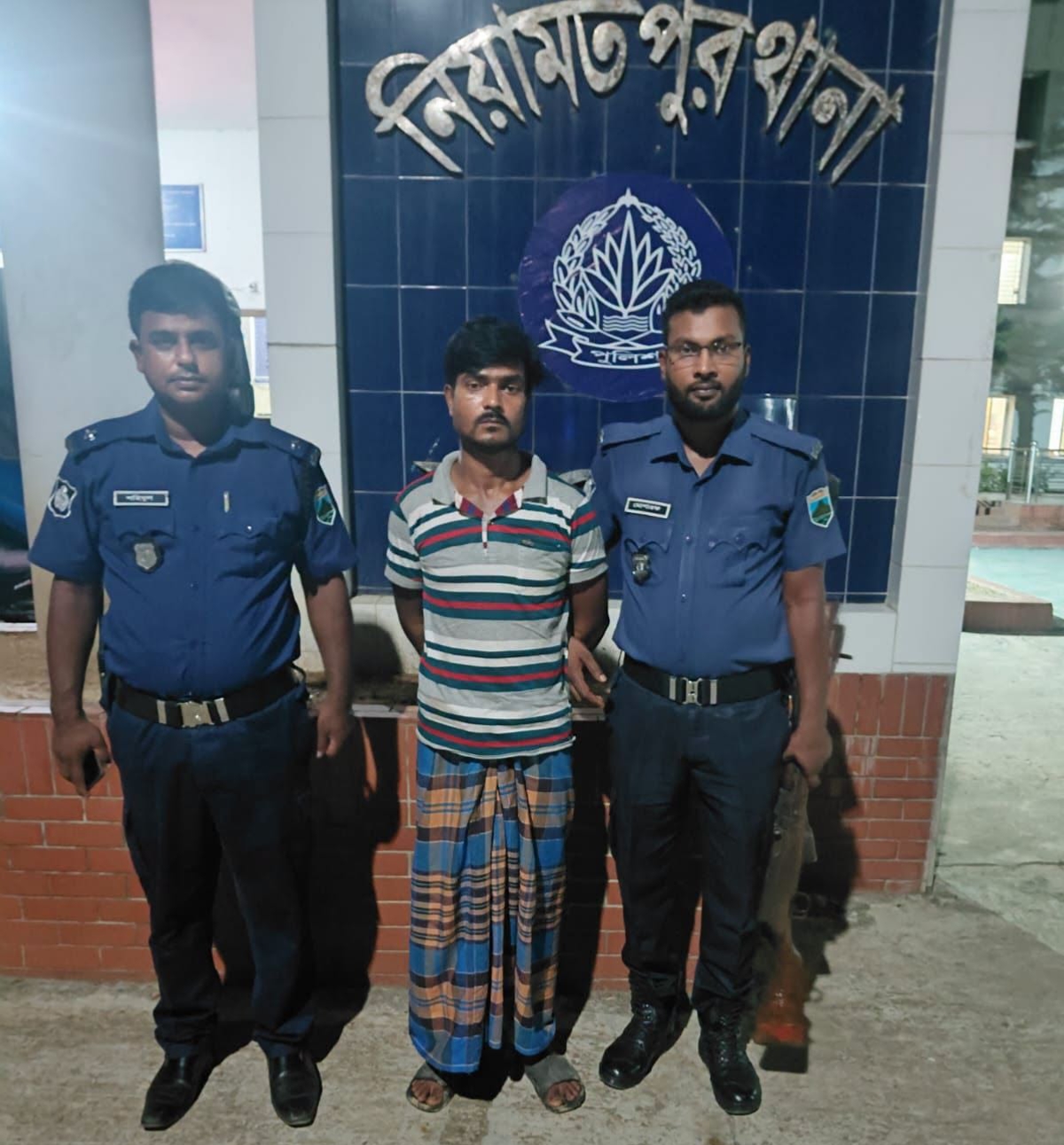 নিয়ামতপুর থেকে আন্তঃজেলা কুখ্যাত ডাকাত জুয়েল গ্রেফতার