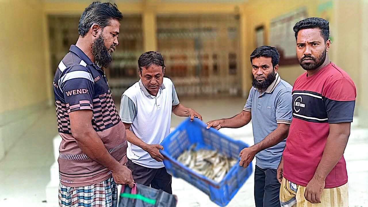 পোরশায় অবৈধ কারেন্ট জালে বোয়াল মাছের পোনা।