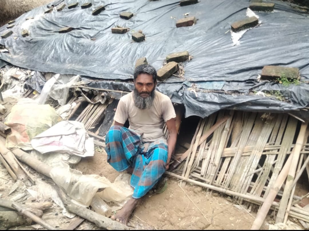 কক্সবাজারের চকরিয়ায় ভয়াবহ বন্যা: অসহায় অবস্থায় হারবাং ইউনিয়নের ১ নম্বর ওয়ার্ড কাটাখালি বানভাসি ভুক্তভোগী