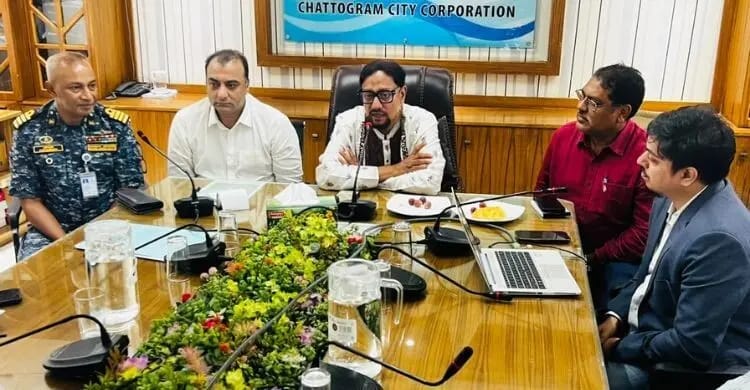 ক্ষতিগ্রস্ত সড়ক দ্রুত সংস্কার করার অঙ্গিকার করলেন চট্টগ্রাম সিটি মেয়র ডাঃ শাহাদাত হোসেন