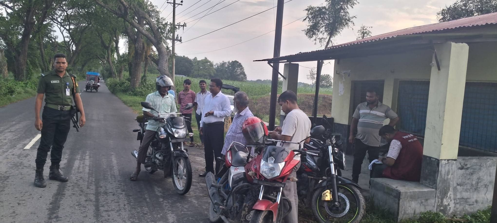 লালপুরে সড়ক আইন লঙ্ঘনে ভ্রাম্যমাণ আদালতের জরিমানা
