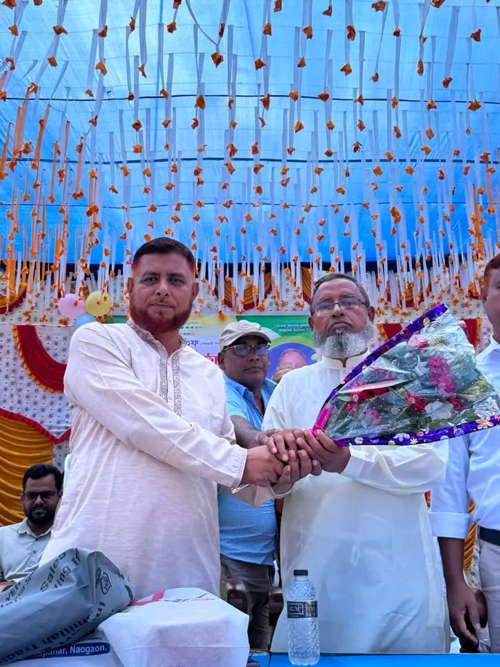 পোরশার অশ্রুসিক্ত নয়নে শিক্ষক আব্দুল লতিব মাষ্টারের বিদায় সংবর্ধনা