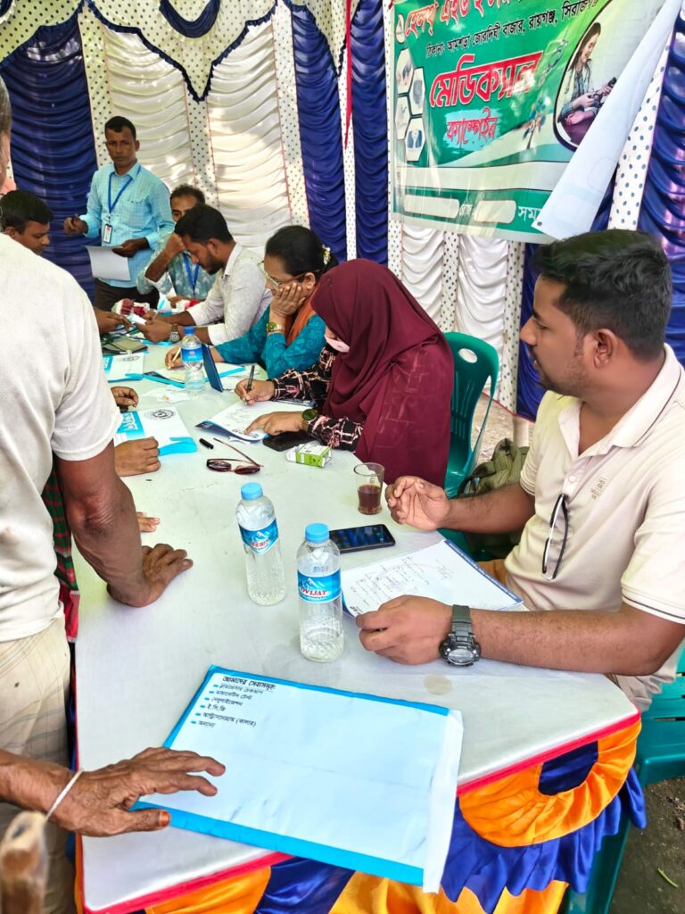 সিরাজগঞ্জের সলঙ্গাতে হেলথ্ এইড ইন্টারন্যাশনাল হসপিটালের উদ্যোগে ফ্রি মেডিক্যাল ক্যাম্প