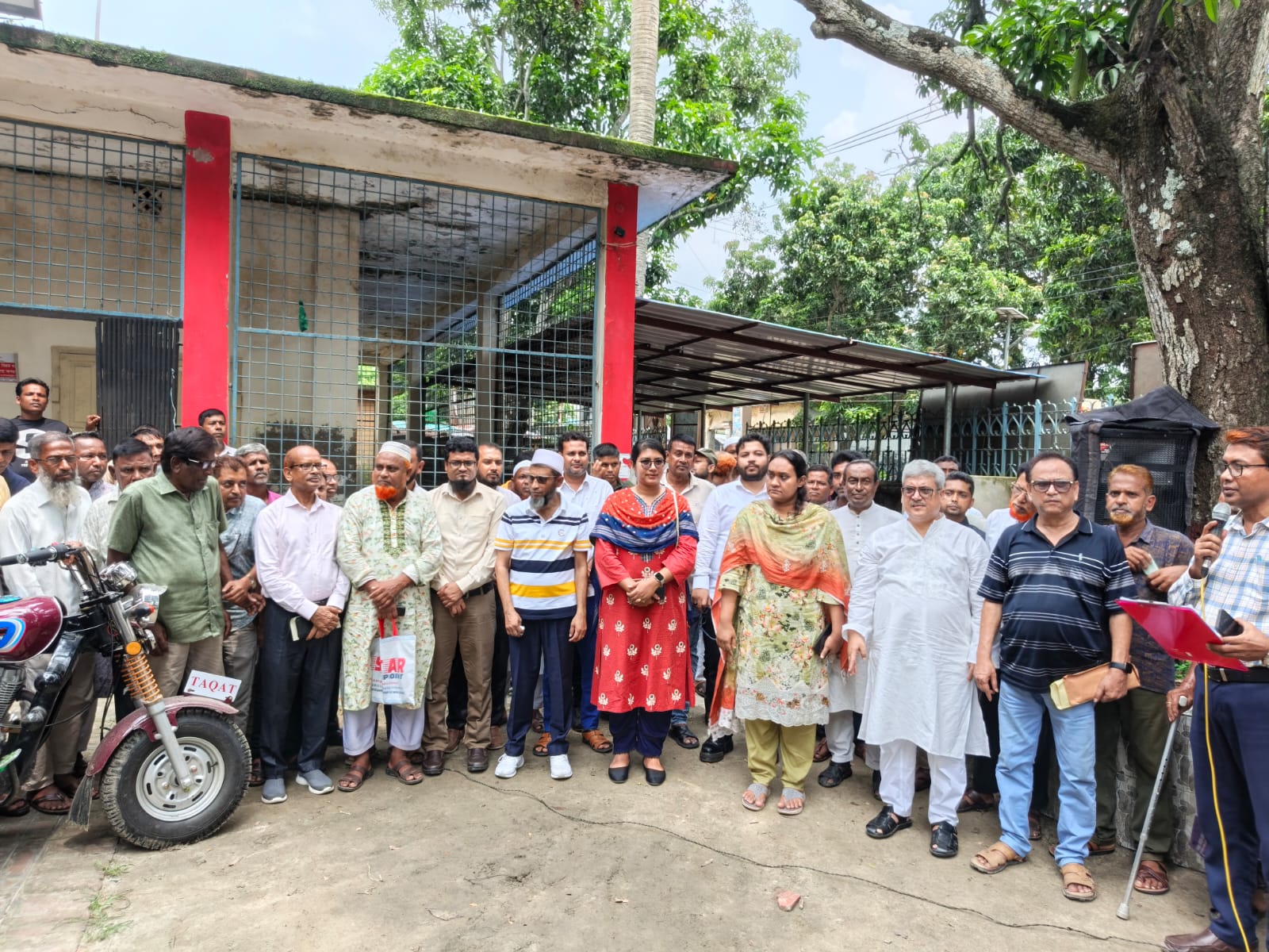 ‎পবা-মোহনপুরের আর্থ-সামাজিক উন্নয়নে পর্যায়ক্রমে কাজ করা হবে: এমপি মিলন