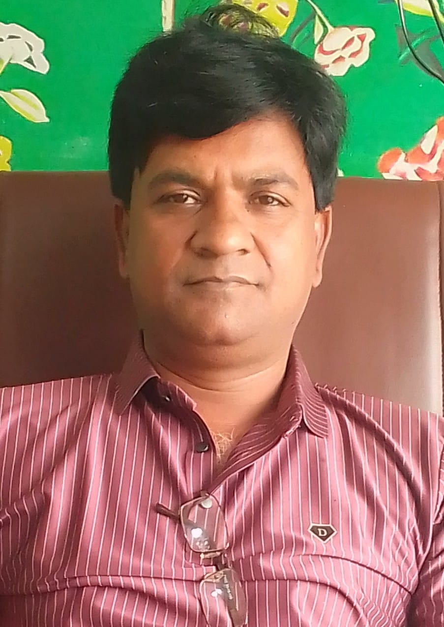 বয়সের ভারে ন্যুজ নয় এখনো টগবগে যুবকের মতো-ই আছে বারইয়ারহাট পৌরসভার সাবেক শ্রমিক দল নেতা হারুনুর রশিদ