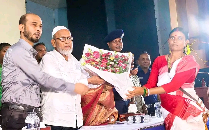 নিয়ামতপুরে যথাযোগ্য মর্যাদায় আন্তর্জাতিক আদিবাসী দিবস পালিত: বর্ণাঢ্য র্যালি ও আলোচনা সভা অনুষ্ঠিত