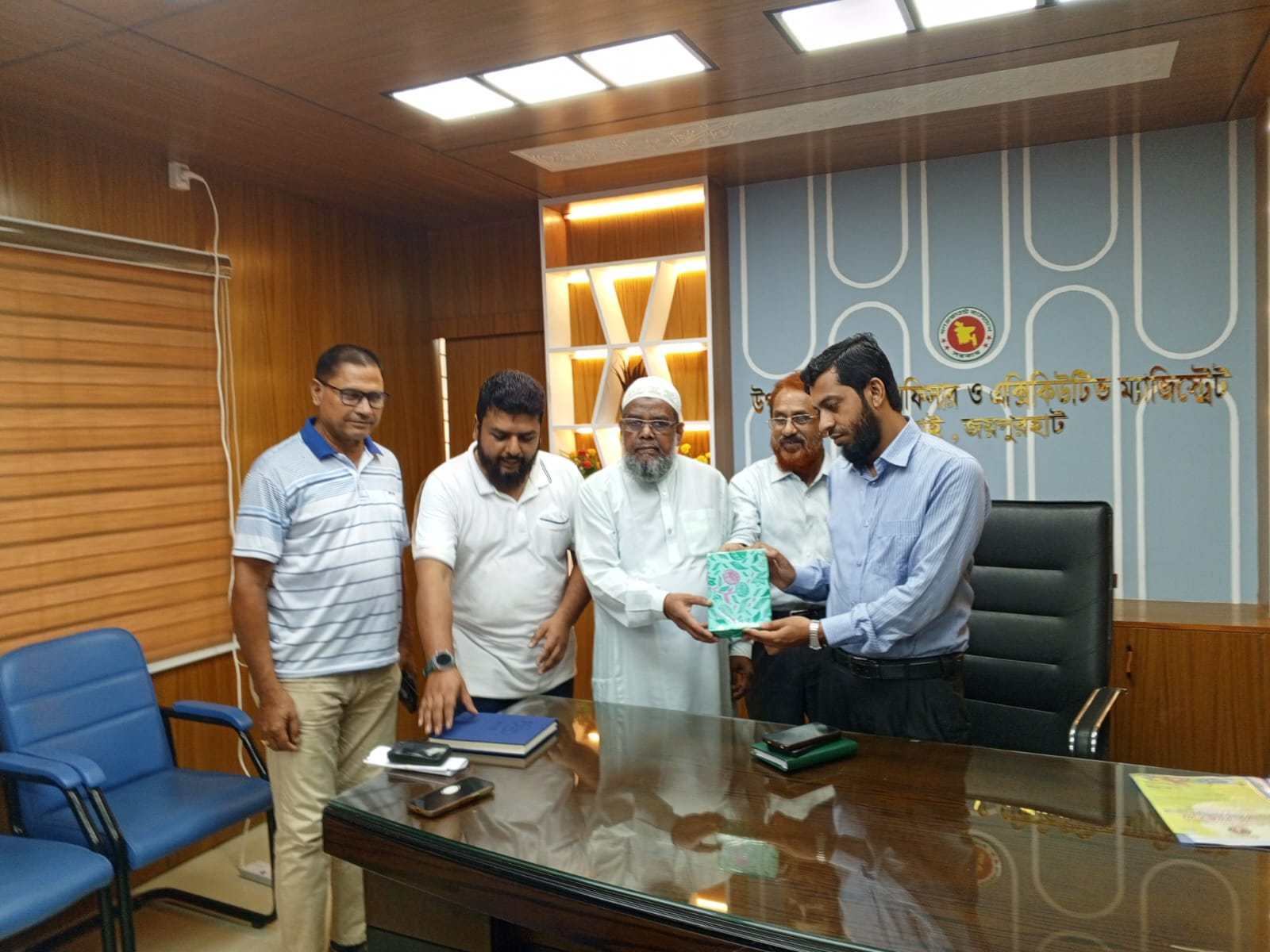 কালাইয়ে নবাগত যোগদানকারী ইউএনওর সাথে উপজেলা দুর্নীতি প্রতিরোধ কমিটি সৌজন্য সাক্ষত