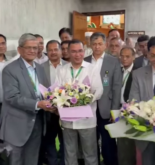 বর্তমান সময়ে দেশের প্রেসিডেন্ট মির্জা ফখরুল ইসলাম আলমগীর ও প্রধানমন্ত্রী তারেক রহমান এর পর্যাপ্ত পরিমাণ নিরাপত্তা ব্যবস্থার প্রয়োজন
