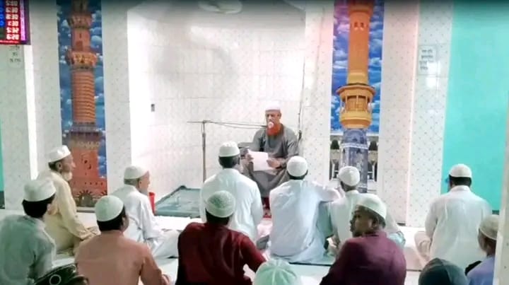 চট্টগ্রামের মীরসরাইতে ব্যাতিক্রম ধর্মী সামাজিক উদ্যোগ: মাদকের সাথে যুক্ত থাকলে মৃত্যুর পর  দাফন না করানোর সিদ্ধান্ত গ্রামবাসীর