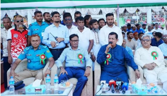 জেলা প্রশাসক গোল্ড কাপ ফুটবল টুর্নামেন্টের উদ্বোধনী অনুষ্ঠানে আরএমপি পুলিশ কমিশনার