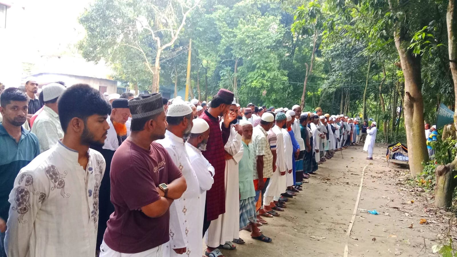 দিঘলিয়ায় মোদাচ্ছের শেখের জানাজায় জনস্রোত সর্বস্তরের মানুষের অশ্রুসিক্ত বিদায়, জানাজায় শত শত মানুষের ঢল