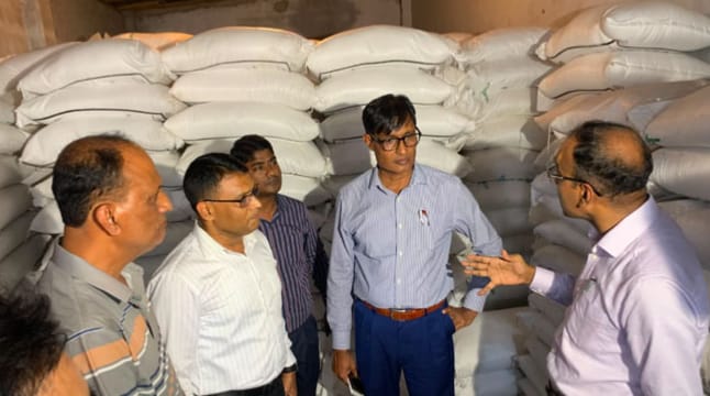 সার সংকট নেই বলেন রাজশাহীতে ডিসি