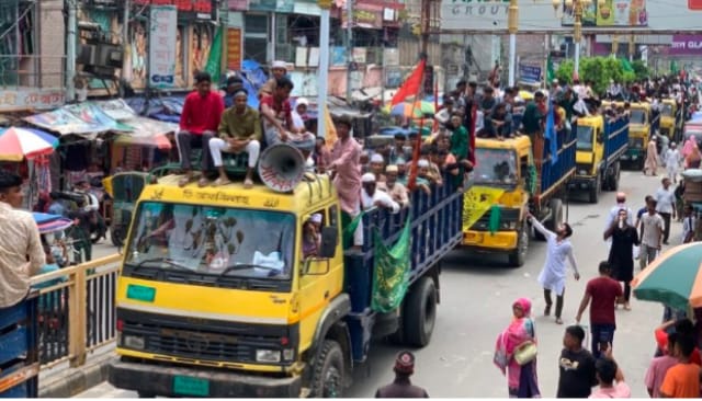 রাজশাহীতে উৎসবমুখর পরিবেশে ঈদে মিলাদুন্নবী পালিত